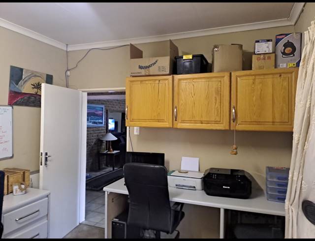 15 BEDROOM HOUSE FOR SALE IN OOS EINDE